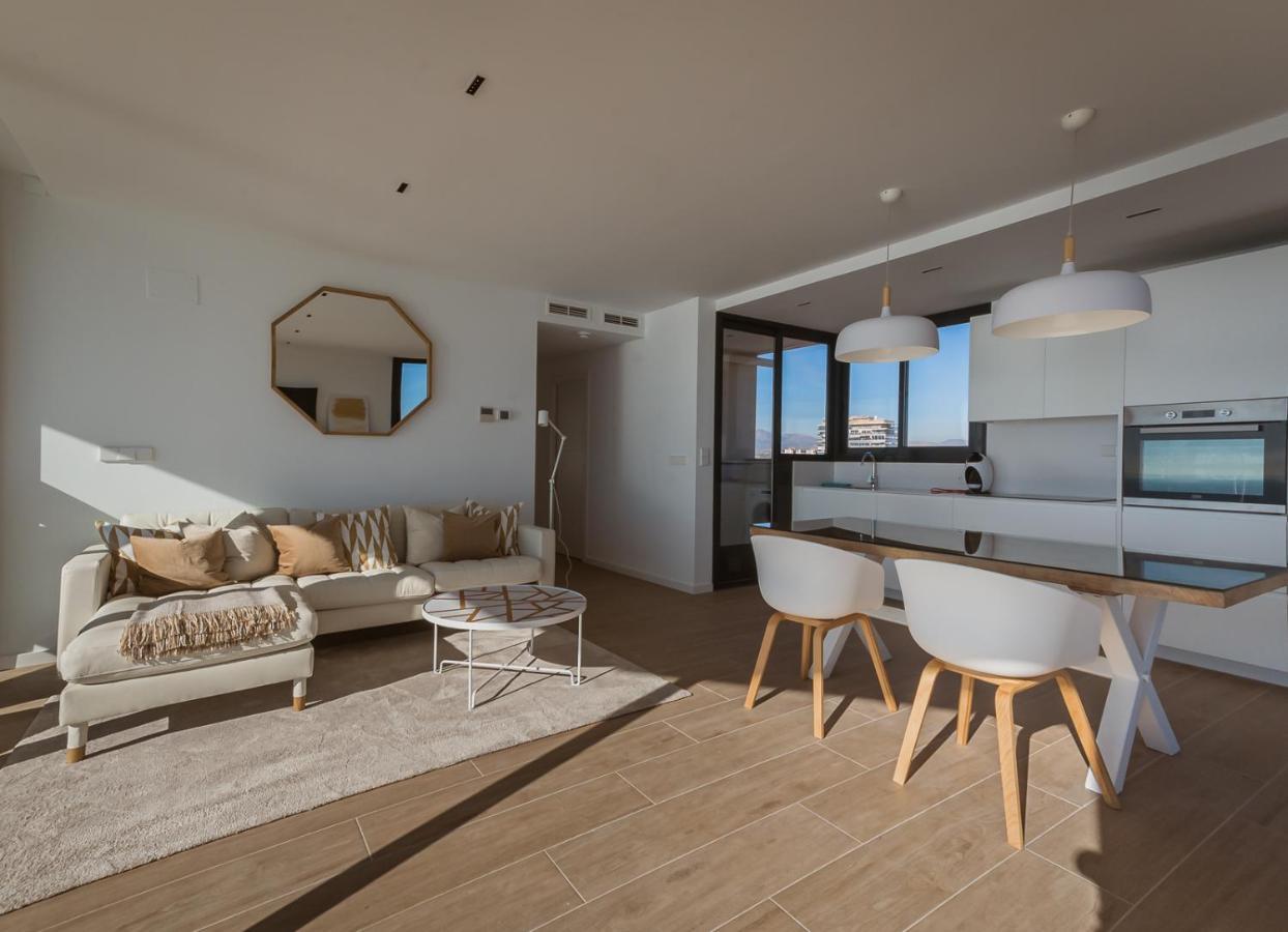 Modern Sea Front Jacuzzi Blue Sky Alicante Exterior foto
