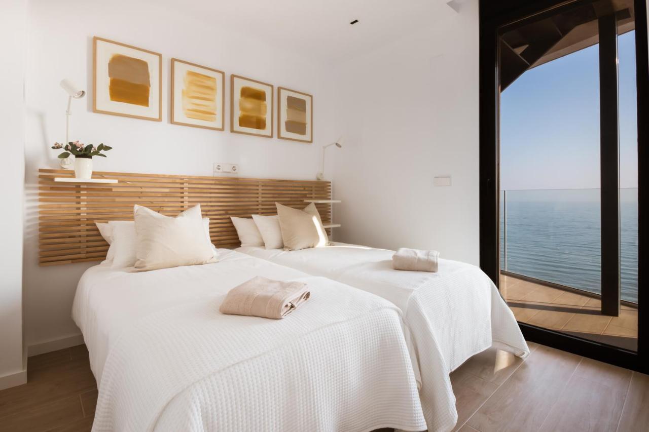 Modern Sea Front Jacuzzi Blue Sky Alicante Exterior foto