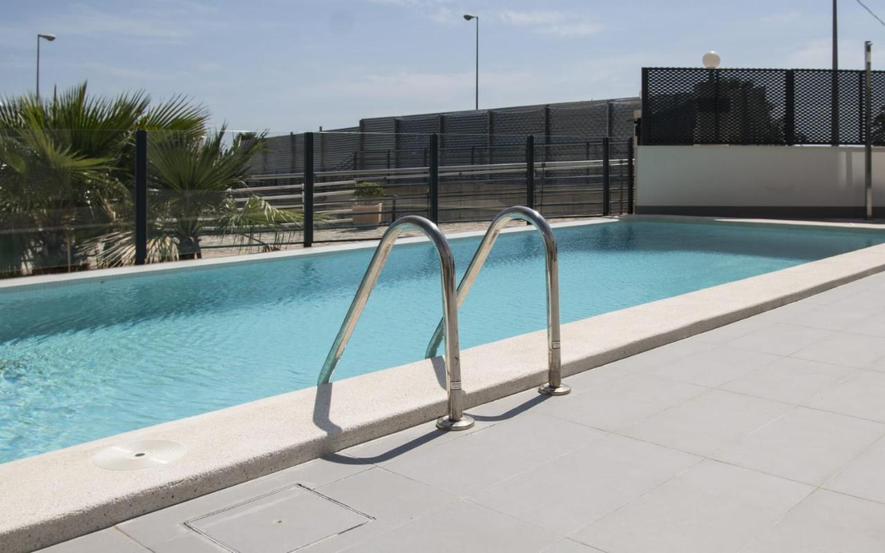 Modern Sea Front Jacuzzi Blue Sky Alicante Exterior foto